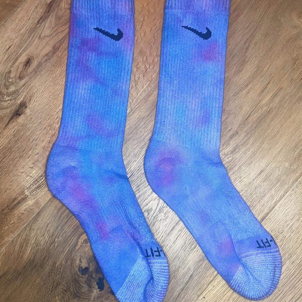 super cute tie dye nike socks (hand dyed)💙💜